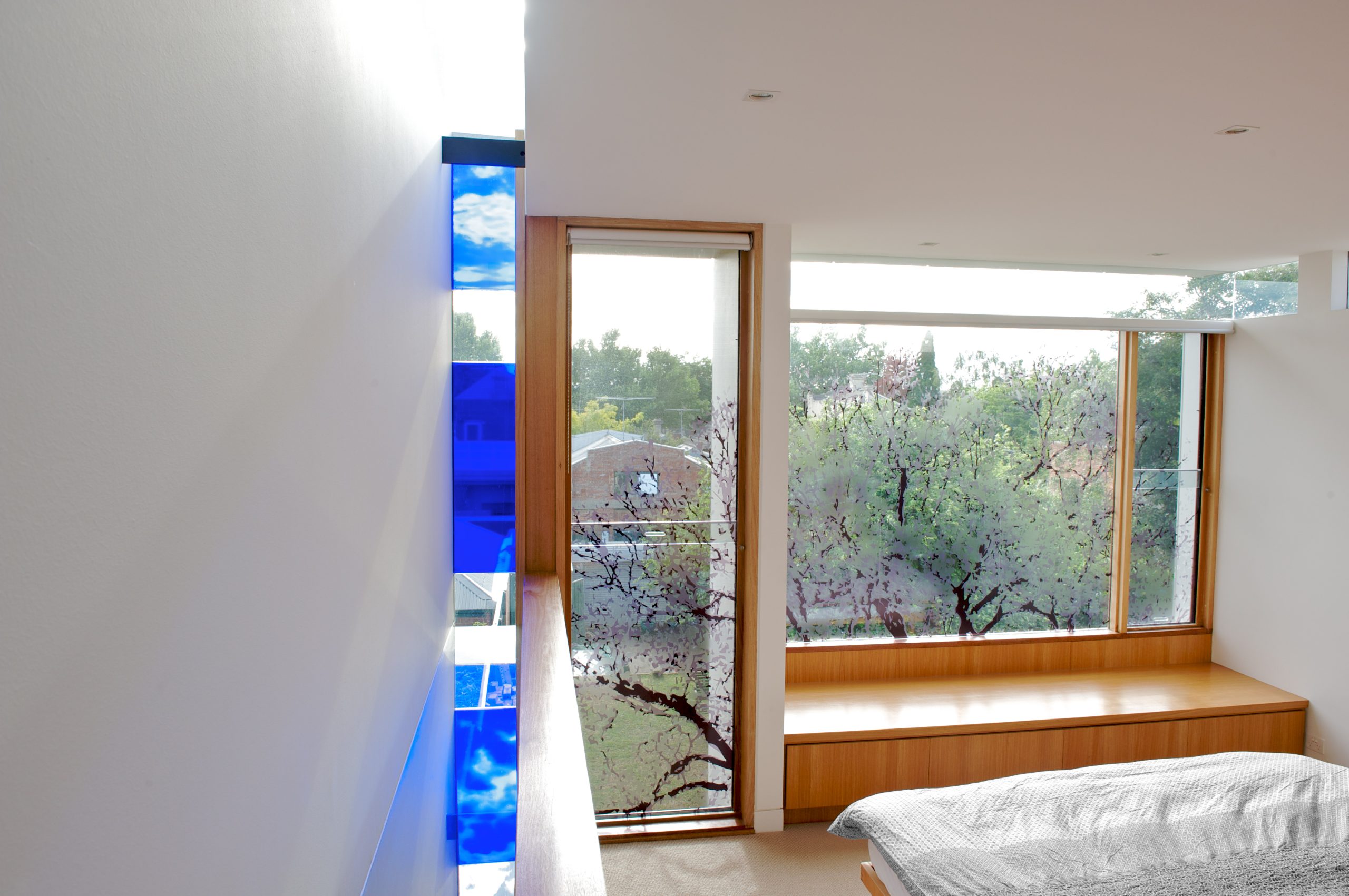 2012-03-7690_05_LightConnection_CormacHanrahan 2012-03-7690_05_LightConnection_CormacHanrahan